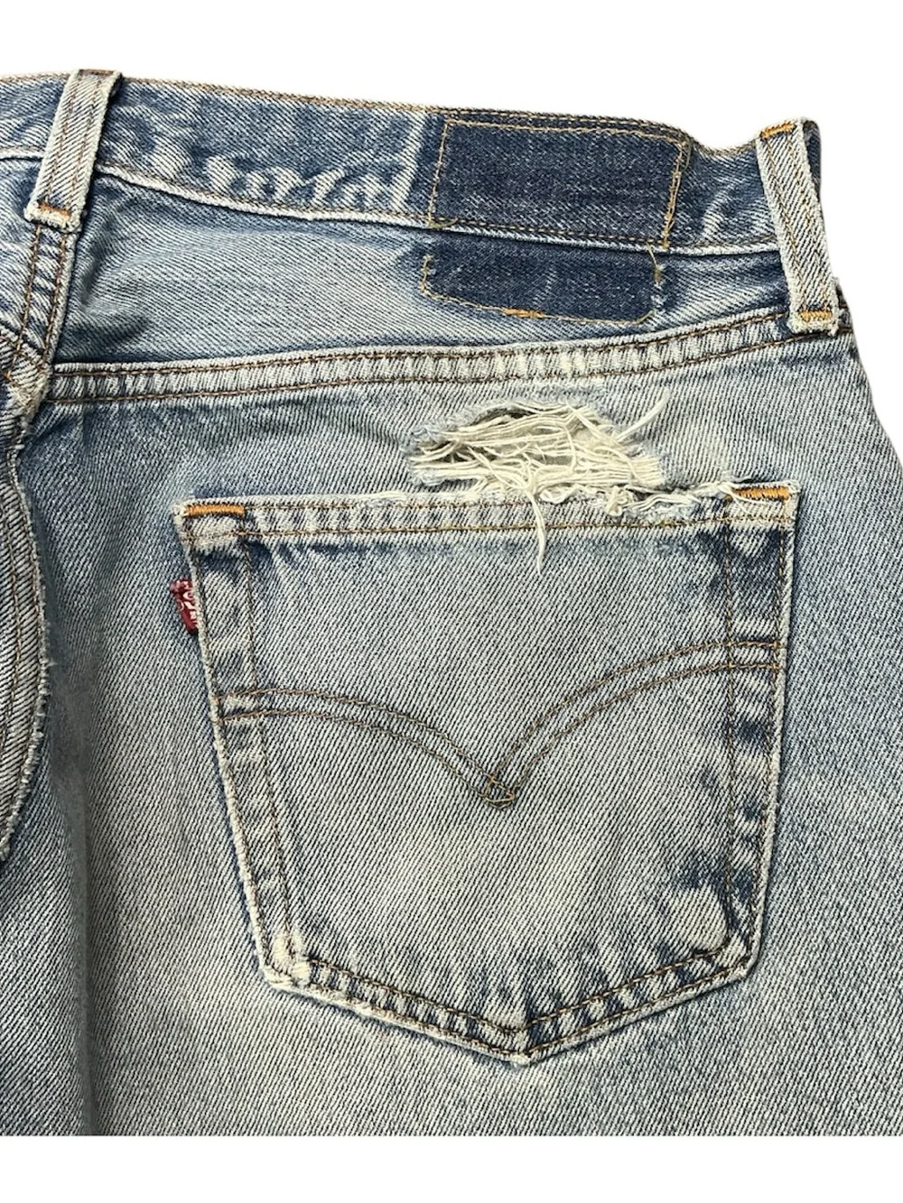 Vintage Levi’s 501 button fly 90s straight leg jeans 34 x 32 USA made